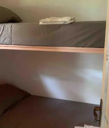 Ira Gongilo R9048 Holiday home *
