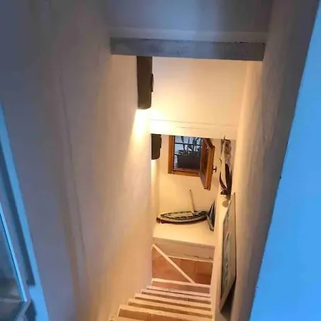 Holiday home Ira Gongilo R9048 *